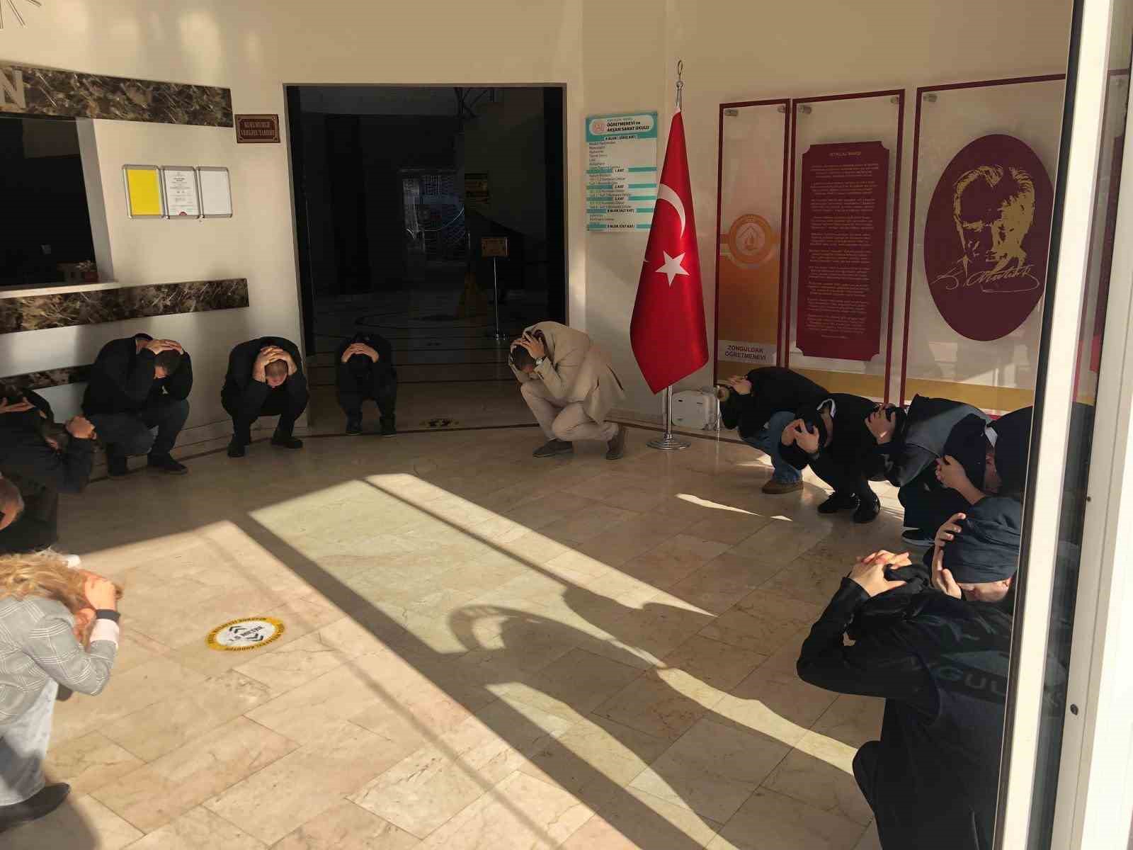 zonguldak ogretmenevinde deprem ve tahliye tatbikati bK7vSCyX