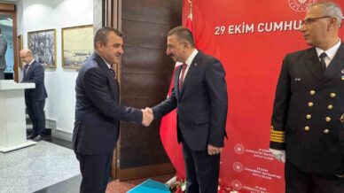 zonguldakta 29 ekim cumhuriyet bayrami tebrikat toreni gerceklestirildi CqlF7TaB