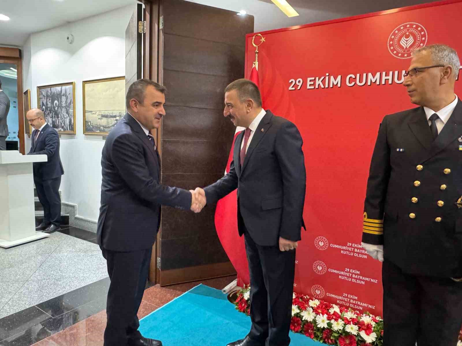 zonguldakta 29 ekim cumhuriyet bayrami tebrikat toreni gerceklestirildi CqlF7TaB