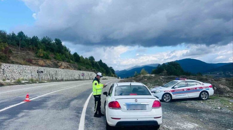 zonguldakta emniyet ve jandarma ekiplerinden kapsamli denetim IePapCg2