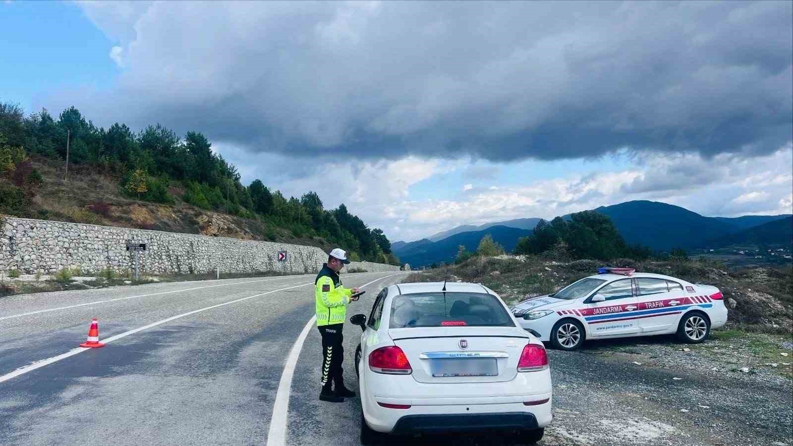 zonguldakta emniyet ve jandarma ekiplerinden kapsamli denetim IePapCg2