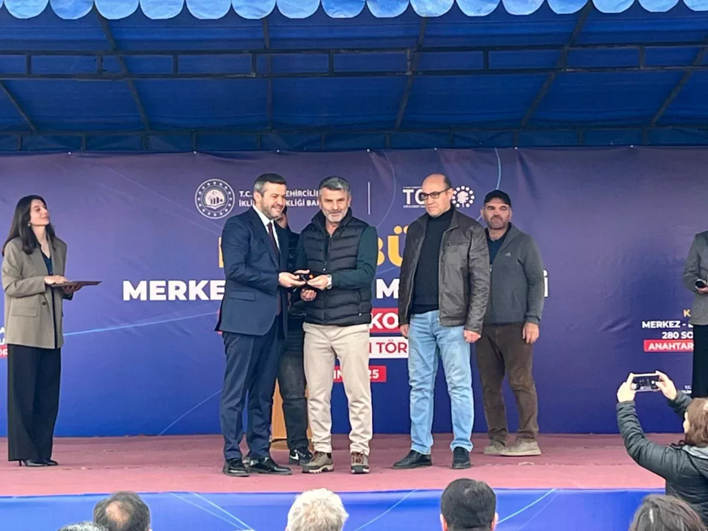 Kartaltepe TOKİ'de İlk Anahtarlar Teslim Edildi 5 TOKI4