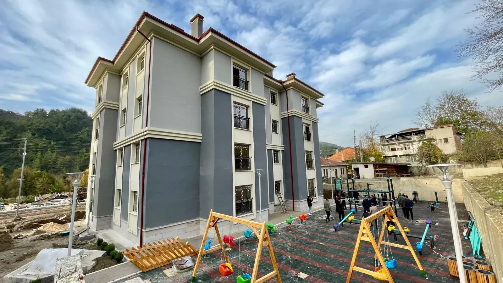 Tir Koyundeki TOKI Afet Konutlarinda Sona Gelindi2