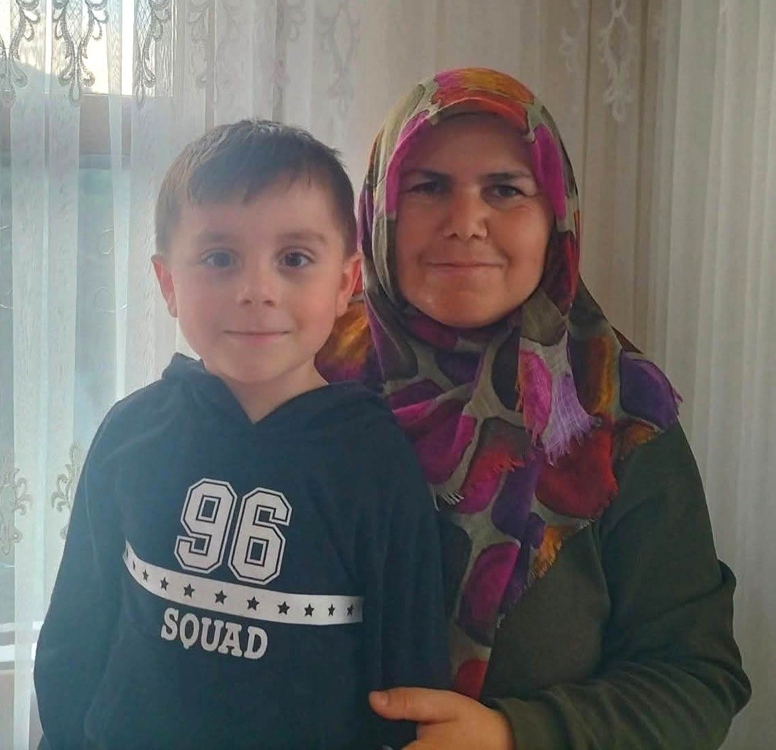annenin donarak oglunun duserek oldugu uzerinde duruluyor bmWzKq6H