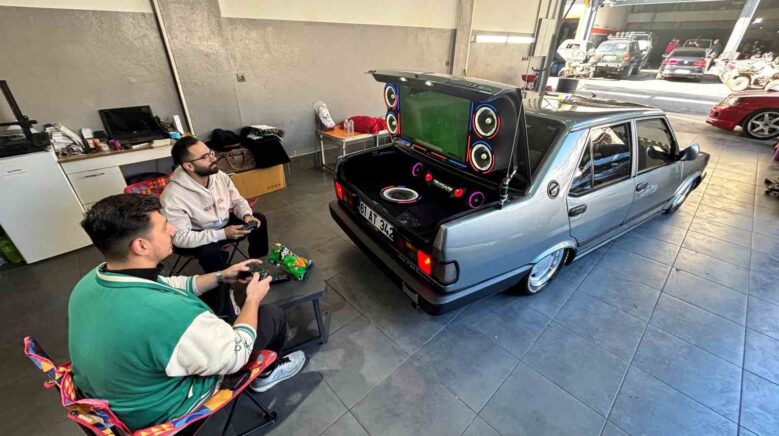 bagajinda televizyon ve oyun konsolu var tw3yfM5P