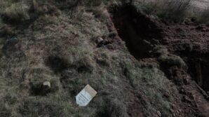 boluda huzunlu mesai 200 mezar sular altinda kalmasin diye naklediliyor NiztG9f8