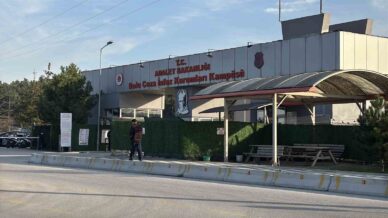 cezaevinde babasinin hastanelik ettigi 4 yasindaki kizdan sevindirici haber iaYEKgBj