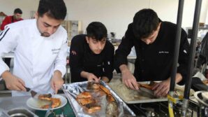 coruhun incisi somon genc sef adaylarinin ellerinde yaristi t7Rp37Au