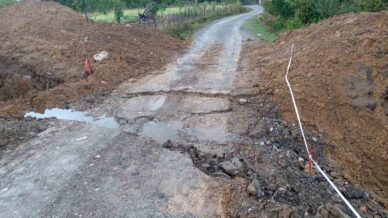 dogalgaz calismasi sonucu bozulan yollar tehlike olusturuyor F6mBiL7a