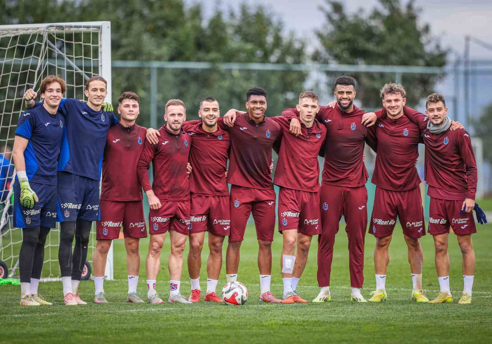 edin visca genc oyunculara rehberlik ediyor ZyesPZXE