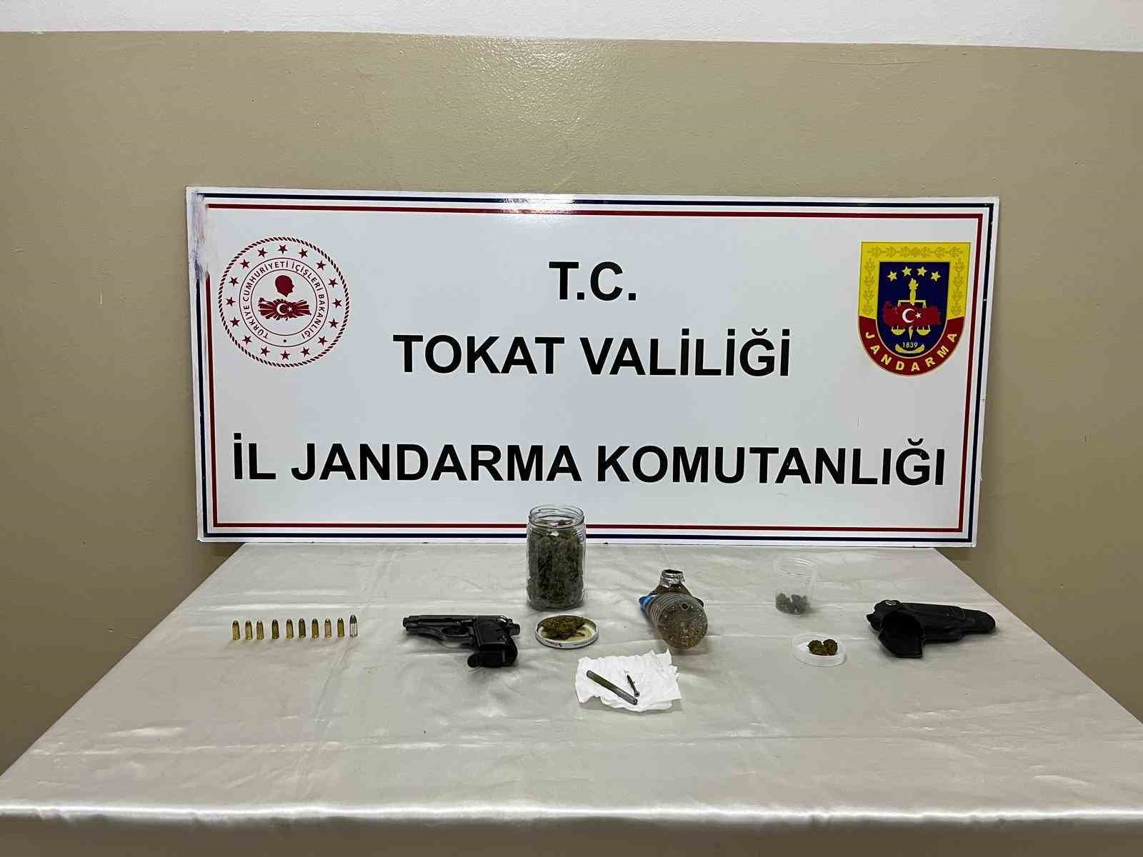 erbaada jandarmadan uyusturucu ve ruhsatsiz silah operasyonu kHBgBdA9