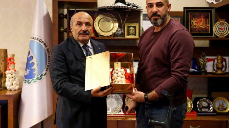 filistinli gazeteci shehada turkiye her zaman filistinin yaninda oldu bCgswSas