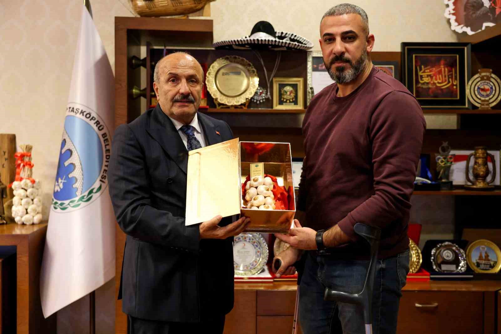filistinli gazeteci shehada turkiye her zaman filistinin yaninda oldu bCgswSas