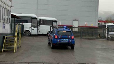 gezer fabrikasinda isciler is birakti zRbq4sqA