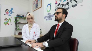 gormeyen gozlerle degil hisseden kalple caliyor iNk3hPMP