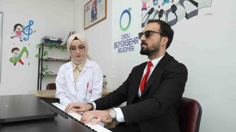 gormeyen gozlerle degil hisseden kalple caliyor iNk3hPMP