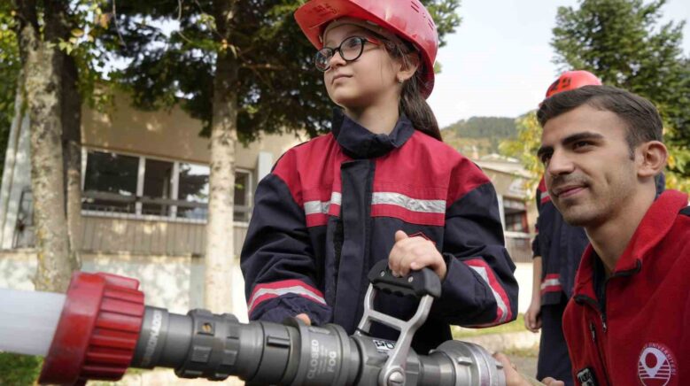 gumushanede itfaiyecilik egitimi temelden basliyor Waz98kph