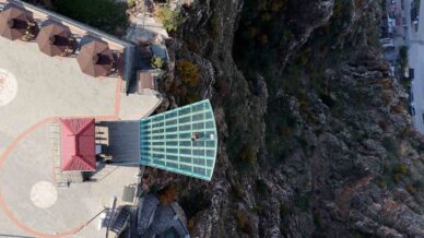 gumushaneli muzisyenden tarihi mekanlarda viyolonsel ile essiz performans hMPUZ9JY