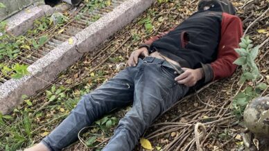 hastane bahcesinde baygin bulunan sahis hayatini kaybetti iJTjMOIO