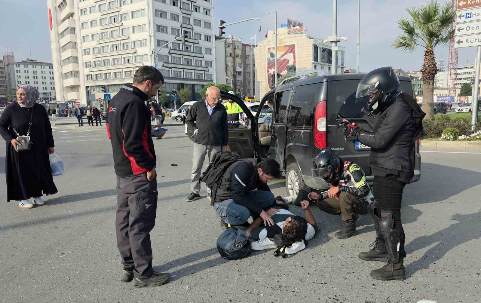 hatali donus kazaya yol acti 2 yarali pUzArDjB