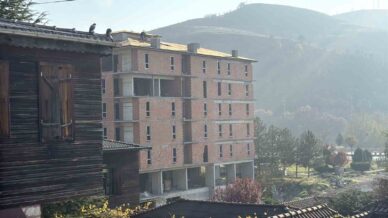 insaat catisinda tehlikeli calisma kameraya yansidi wAubF1NH