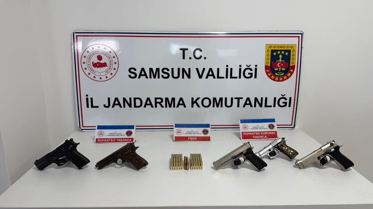 jandarmadan ruhsatsiz silah operasyonu sEVJLVBB