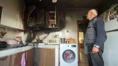 karabukte evin mutfaginda cikan yanginda anne ve oglu dumandan etkilendi KTuSv2BQ