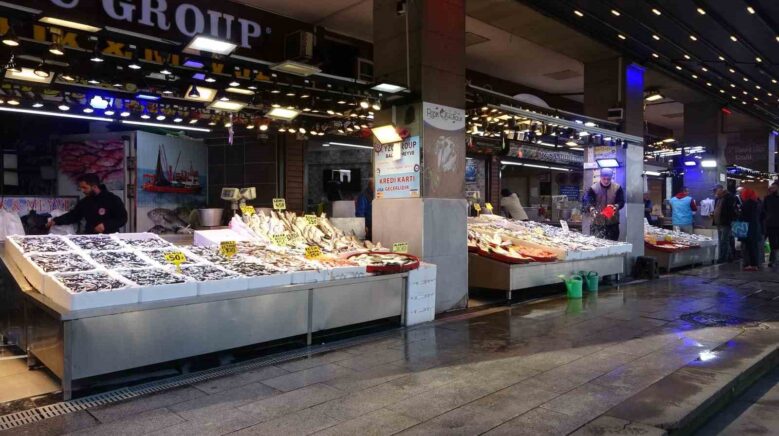 karadeniz son 35 yilin en bereketli hamsi sezonunu yasiyor I2KSHeIR