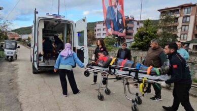 kasksiz motosiklet surucusu kazada yaralandi 2kunPAUH