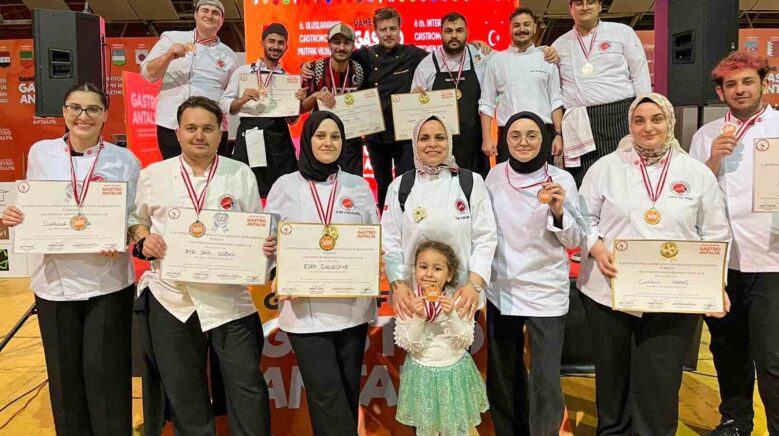 kastamonu universitesi ogrencileri gastroantalyadan madalyalarla dondu OFcY4Cvy