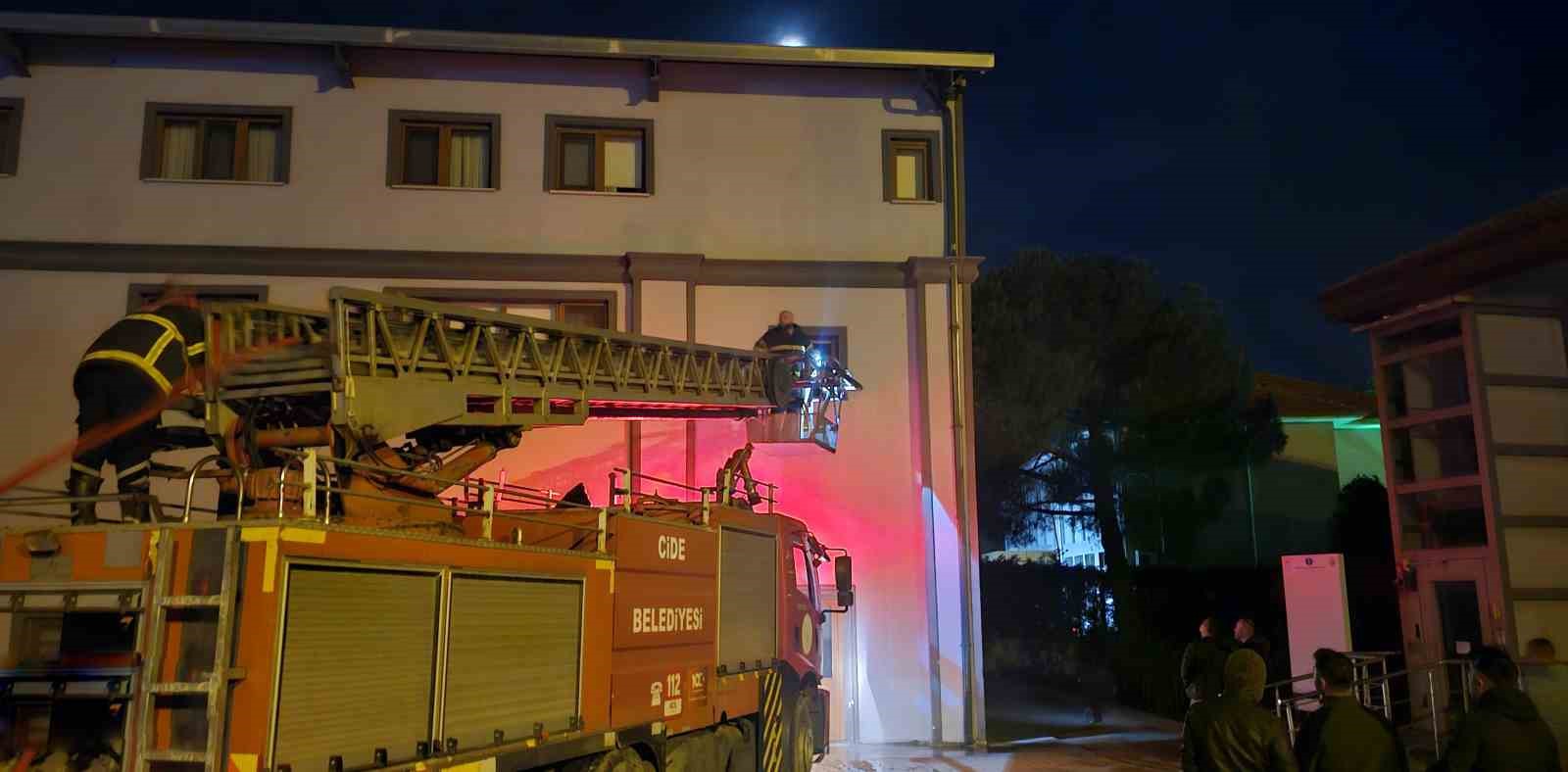 kastamonuda orman isletme mudurlugune ait misafirhanede cikan yangin sonduruldu QI4CMMl9