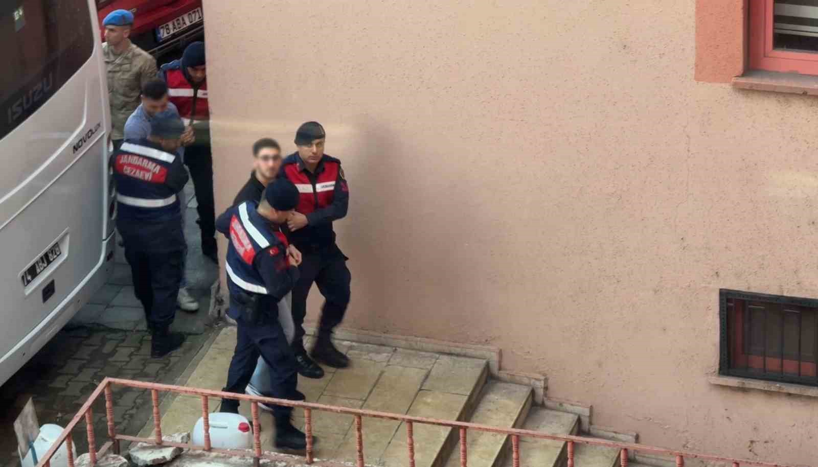 kuyumcu soygunu zanlilari ikinci kez hakim karsisinda qHc33uVE