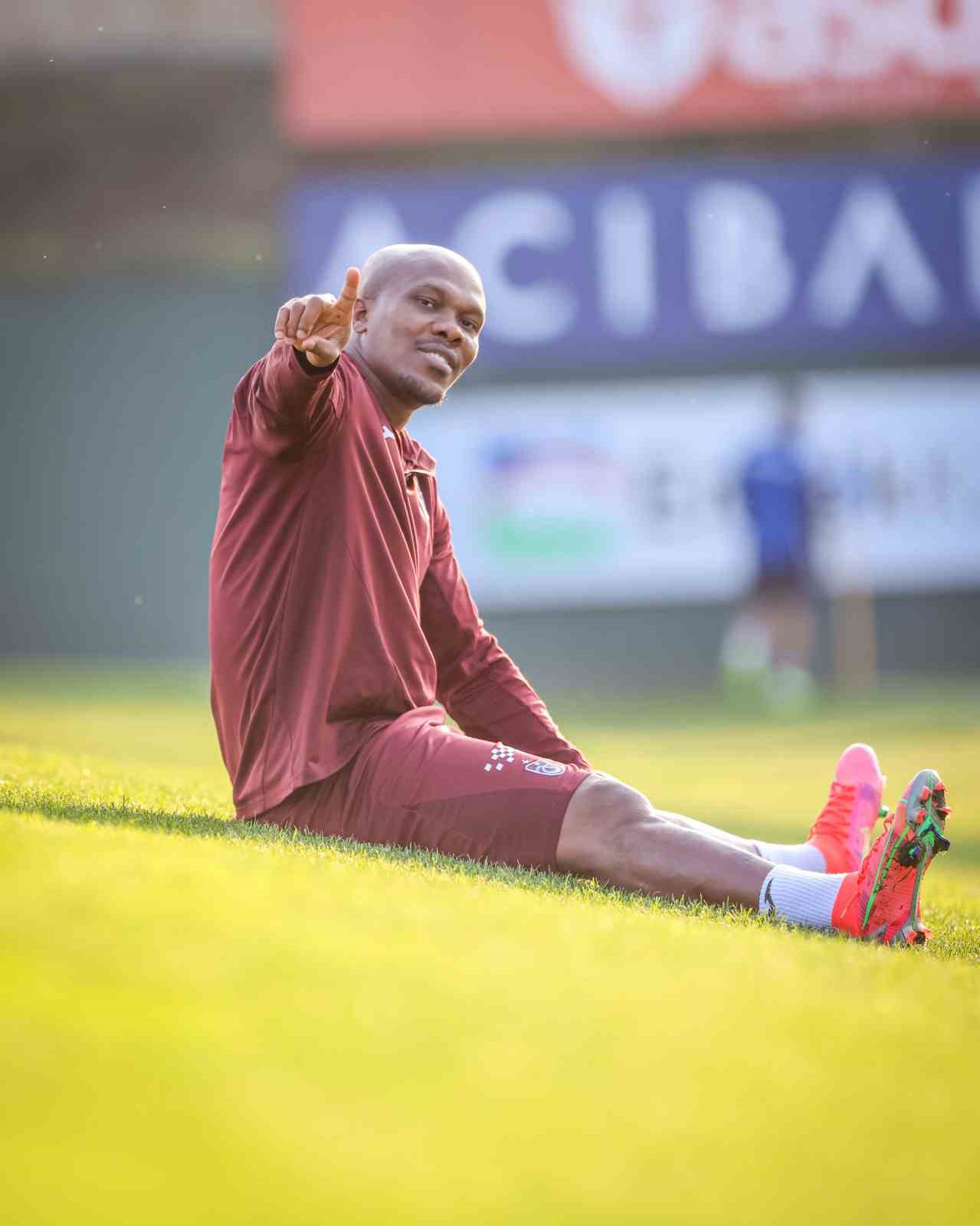 nwakaeme donus icin gun sayiyor Ie6Bzp22