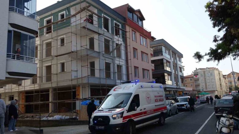 orduda insaattan dusen isci yaralandi NZR2xbLA