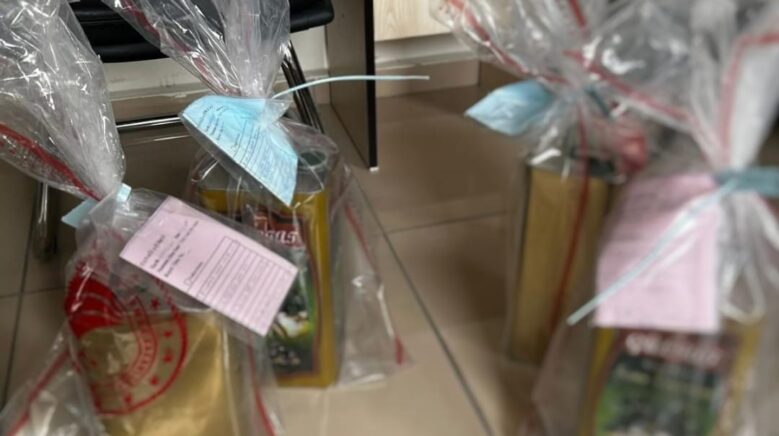 piyasaya naturel sizma zeytinyagi diye surulen 2 bin litre yag hileli cikti txRYHJXk