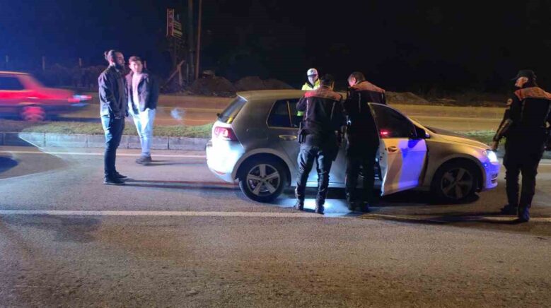 polis kovalamacasiyla yakalanan surucu alkollu cikti IqJXCpDd