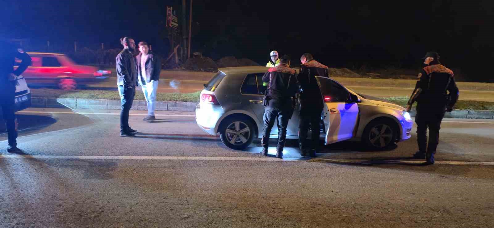 polis kovalamacasiyla yakalanan surucu alkollu cikti IqJXCpDd