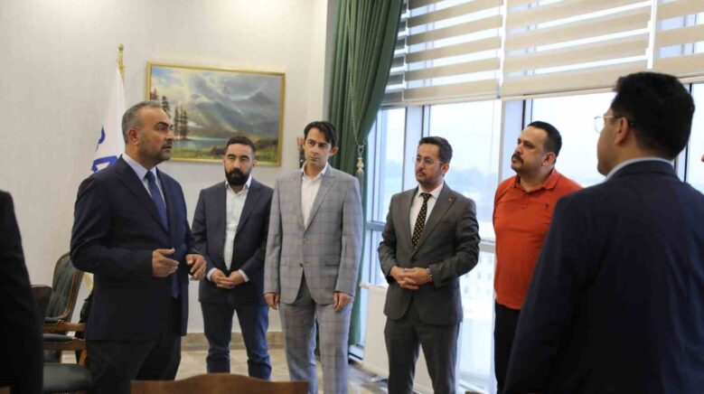 rektor akkaya barulu dunyanin en etkili bilim insanlari ile bir araya geldi xFnfQ1tV