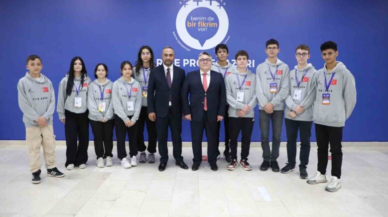 rektor ozolcer 8 uluslararasi ar ge proje pazarinin kapanis torenine katildi LJZzE9iI