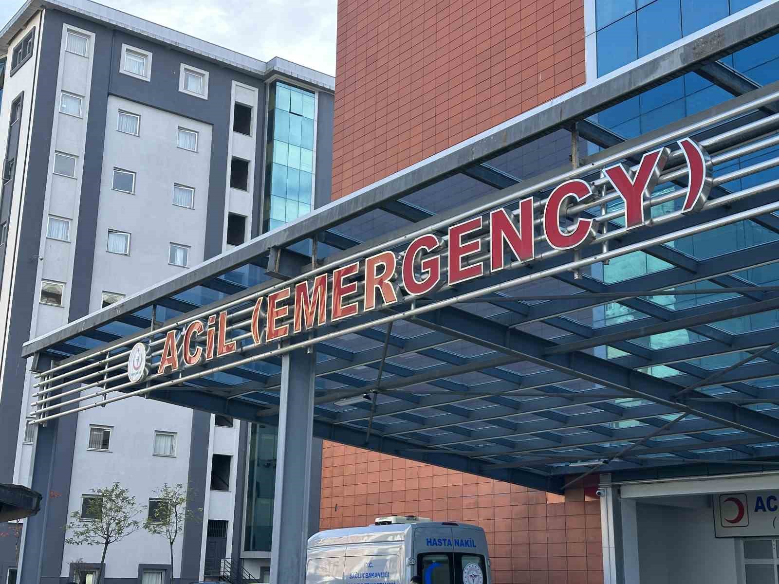 rizede 40 ogrenci yedikleri yemekten zehirlenerek hastaneye kaldirildi p8QHipLL