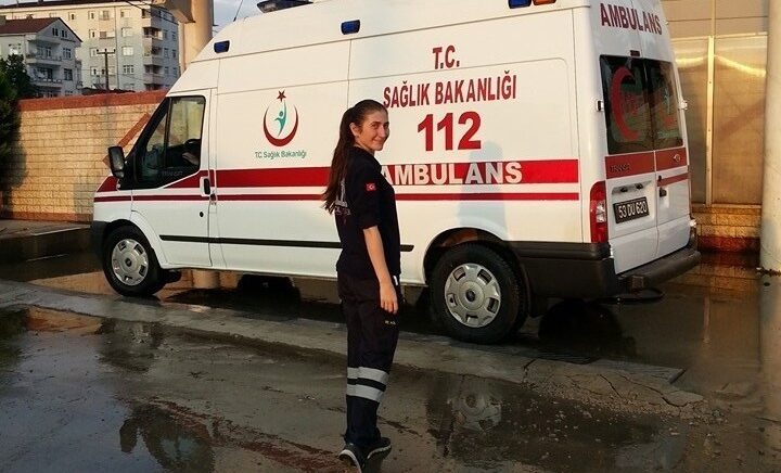 rizede kamyonetin carptigi paramedik 5 gunluk yasam mucadelesini kaybetti 5FC4Uf5r