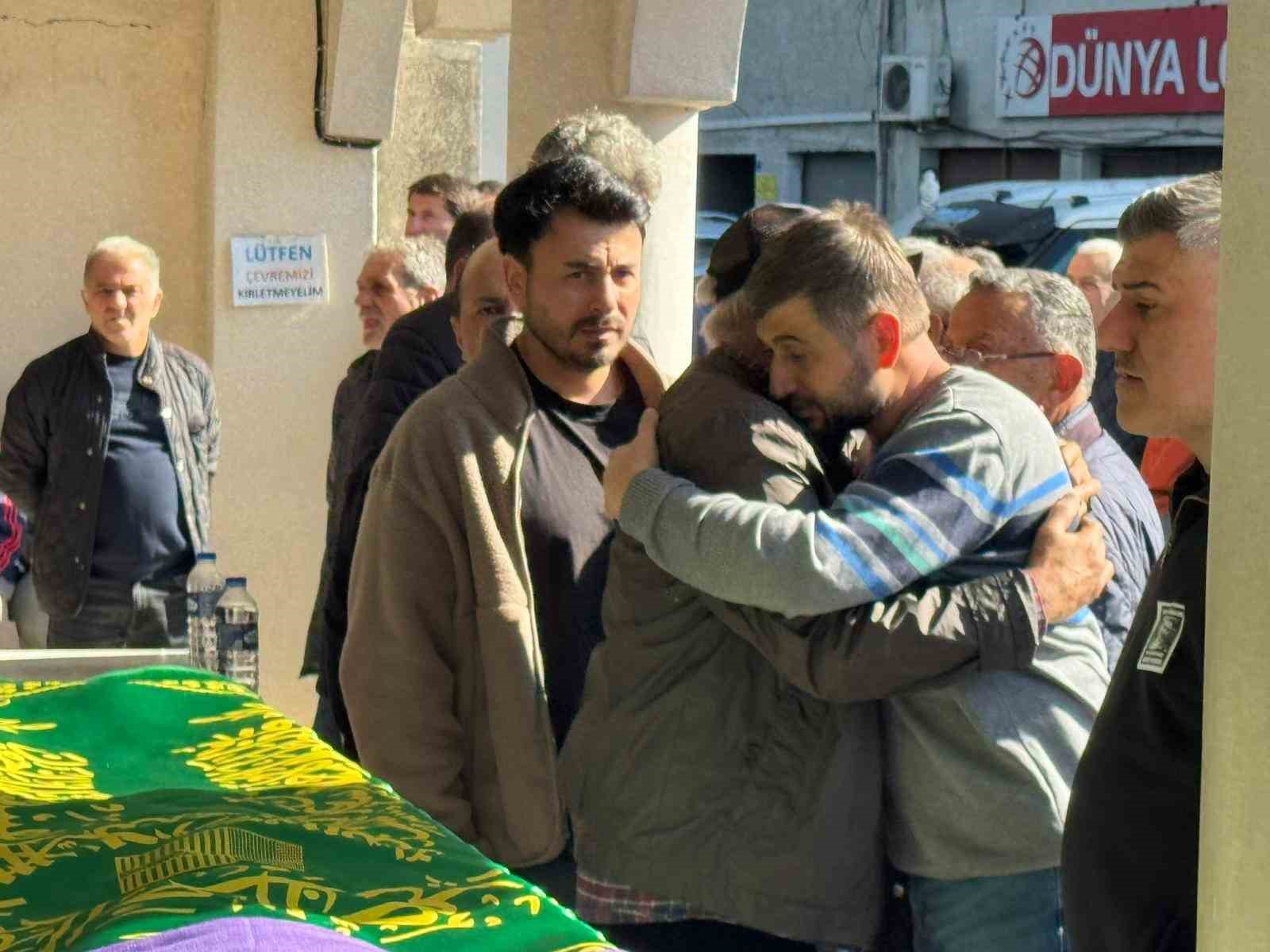 rizede kamyonetin carptigi paramedik son yolculuguna ugurlandi TLt8AQiI