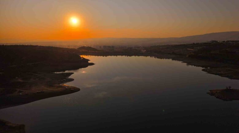 sehir merkezine birkac kilometre uzaklikta gun batimi manzarasiyla mest ediyor GWiOzEiK