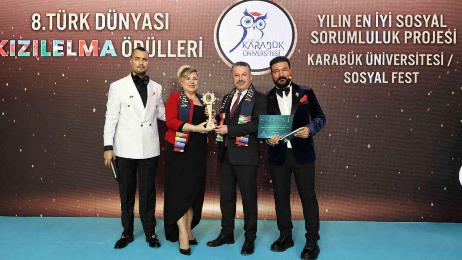 sosyalfeste turk dunyasi kizil elma odullerinde prestijli odul mJ1PlWKp