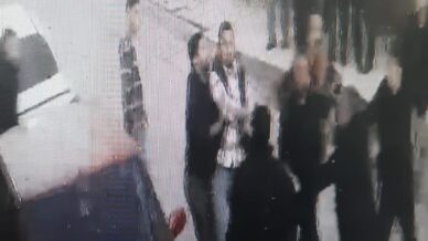 tartistigi kisilerden sikayetci olmaya gitti fenalasarak oldu 2 tutuklama O76Q5wi5