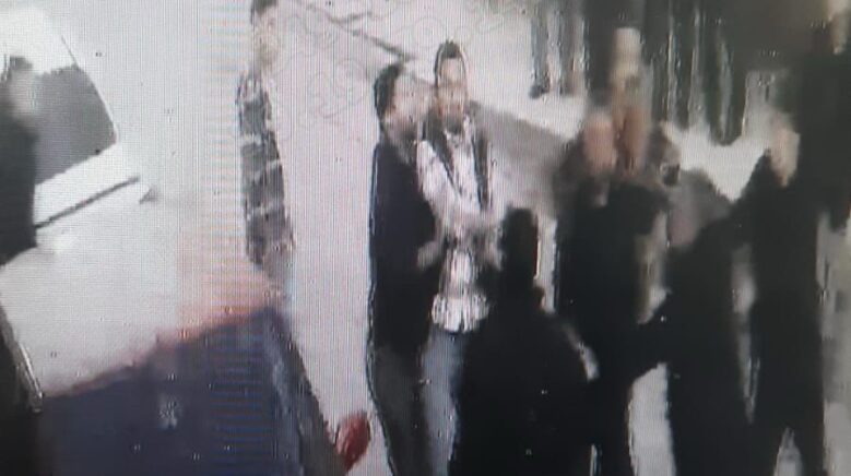 tartistigi kisilerden sikayetci olmaya gitti fenalasarak oldu 2 tutuklama O76Q5wi5