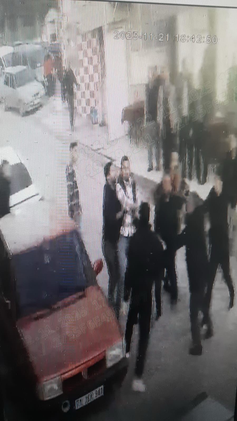 tartistigi kisilerden sikayetci olmaya gitti fenalasarak oldu 2 tutuklama O76Q5wi5