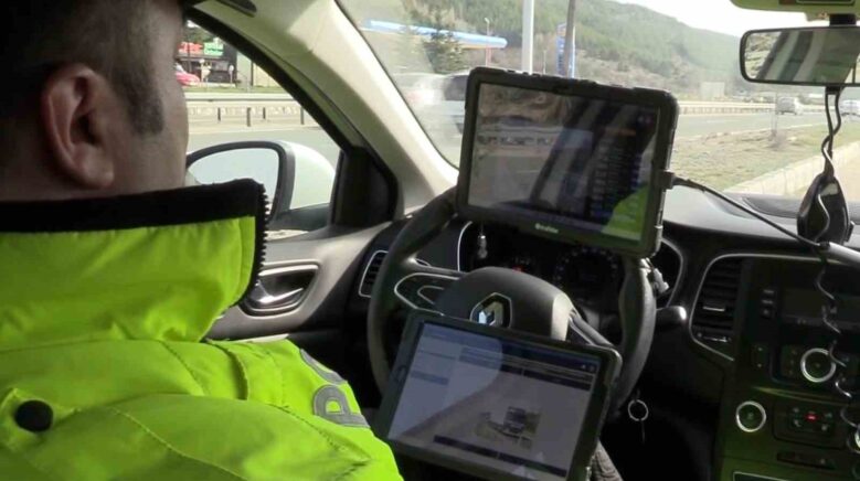 tatil donusu d 100de hareketlilik artti radar ve teknolojik sistemlerle suruculere siki denetim uygulandi vUHNqRSS