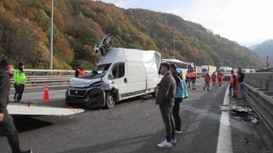 temin bolu gecisinde zincirleme kaza 1 yarali v84pdHzL