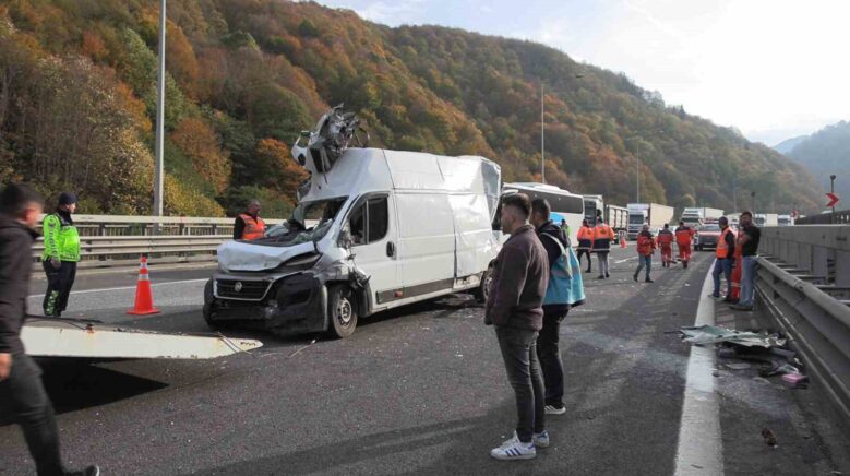 temin bolu gecisinde zincirleme kaza 1 yarali v84pdHzL